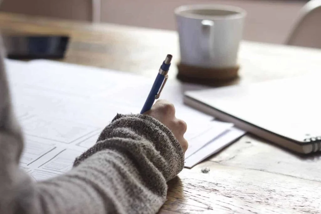 Is UX Design for Me? How to know if you’ll be happy as a User Experience Designer 7 Photo by green chameleon on unsplash